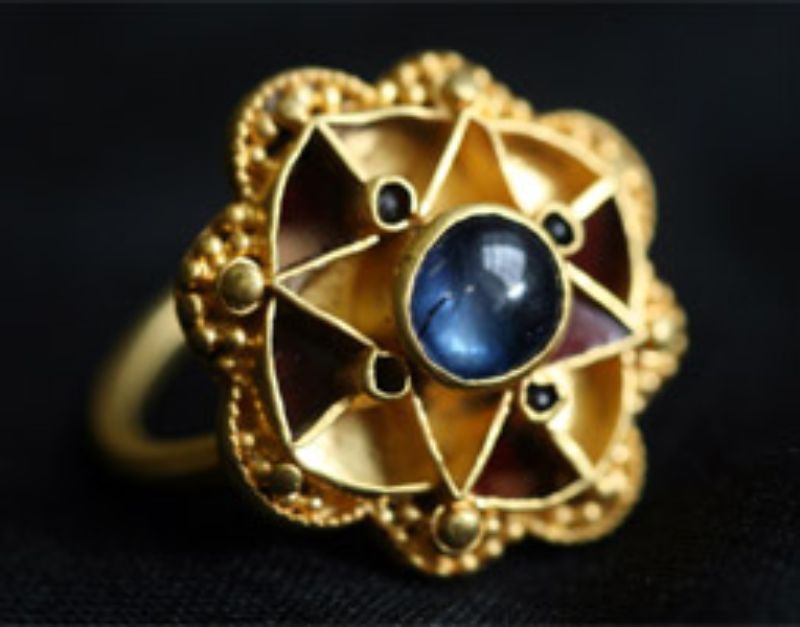 17 Biggest Metal Detector Finds In History (Life Changing)