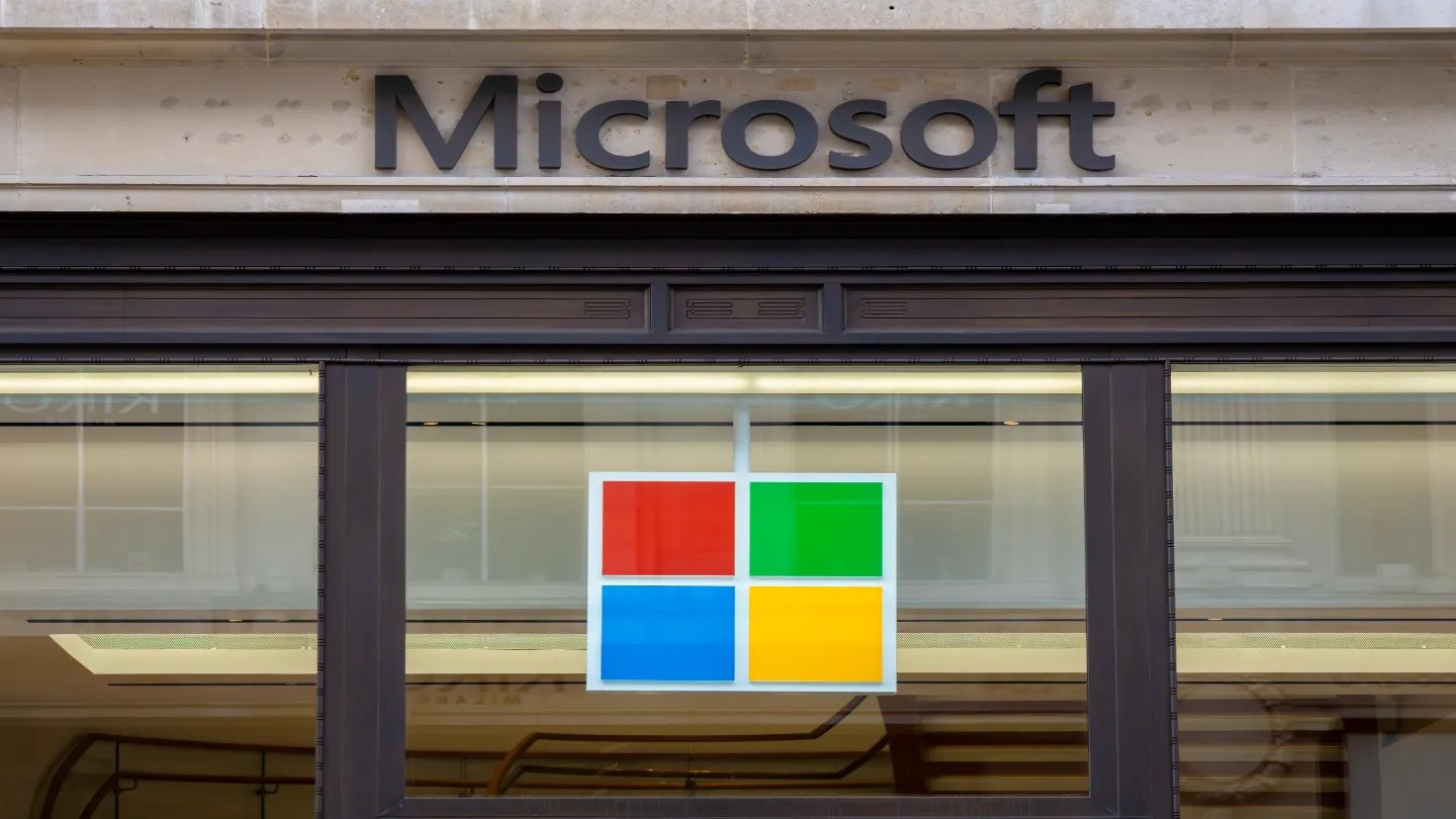 UK government and Microsoft sign new partnership to accelerate public