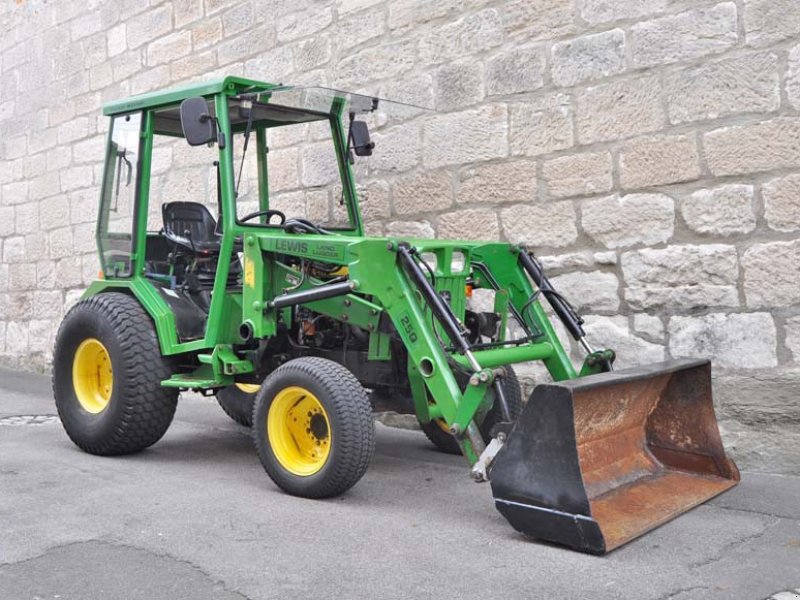 Kommunaltraktor mit frontlader Gebrauchte traktoren mit allrad