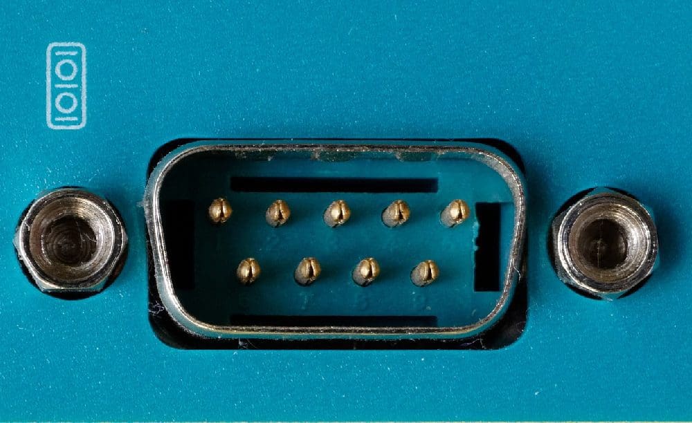 What Is a Serial Port? Technipages