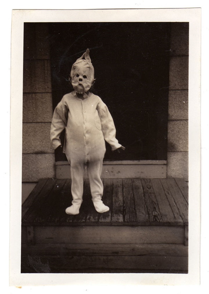 The Very First Scary Halloween Photographs From History (Photo Gallery)