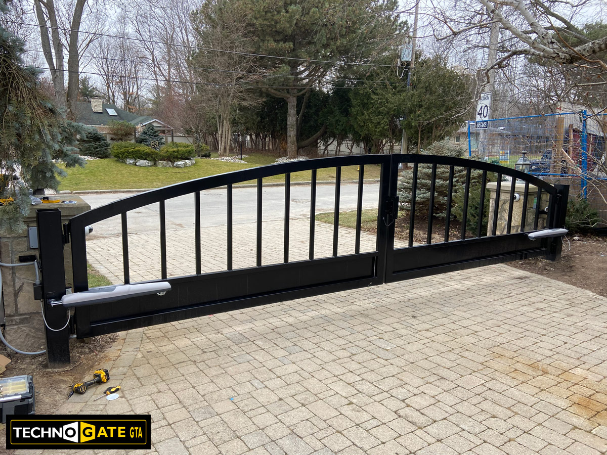 Swing Gates Installation & Services in King City and Oakville