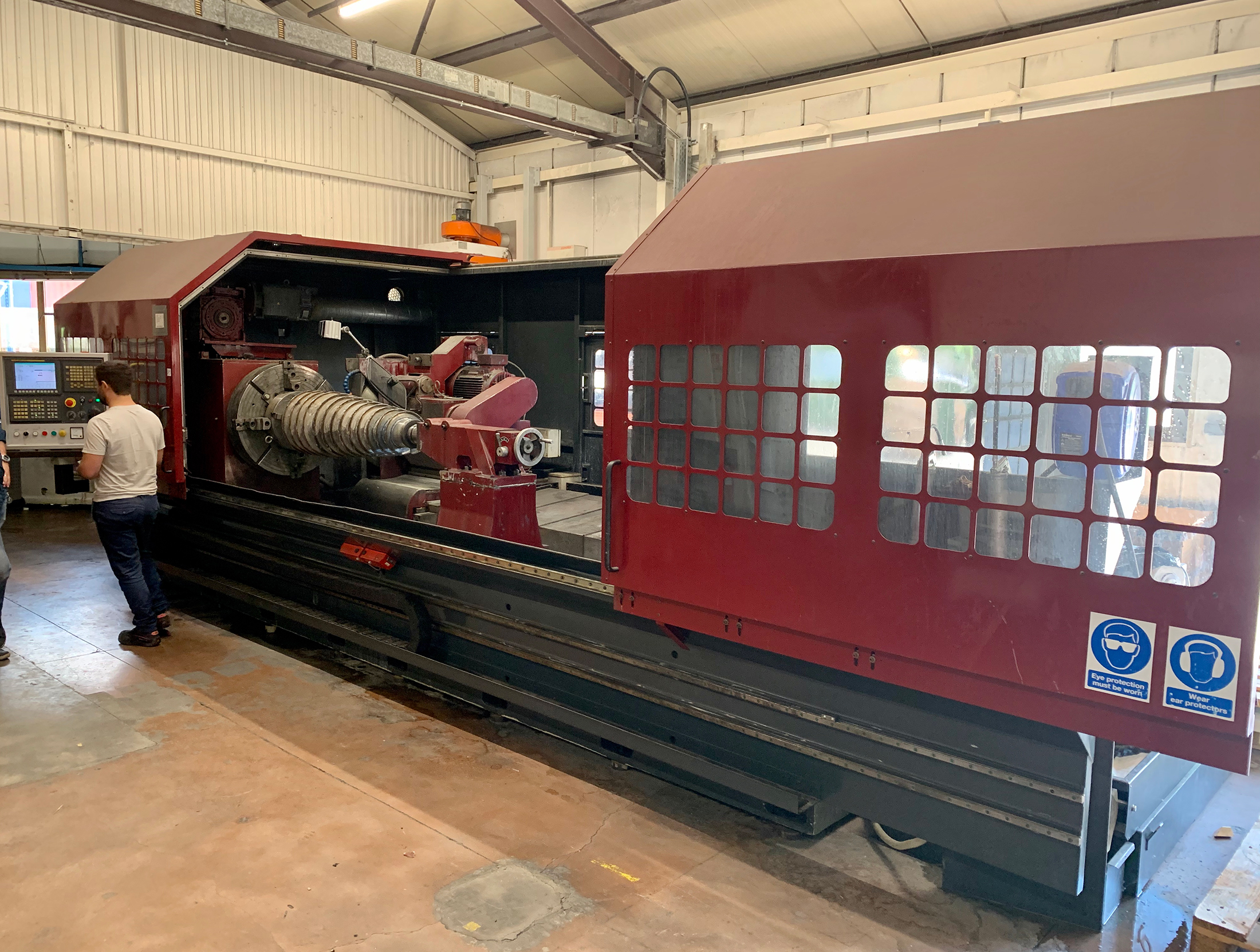 Cylindrical and flat grinding Technogenia