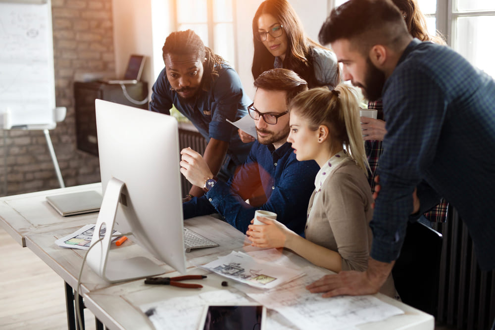 Pros and Cons of Team Management Software Development