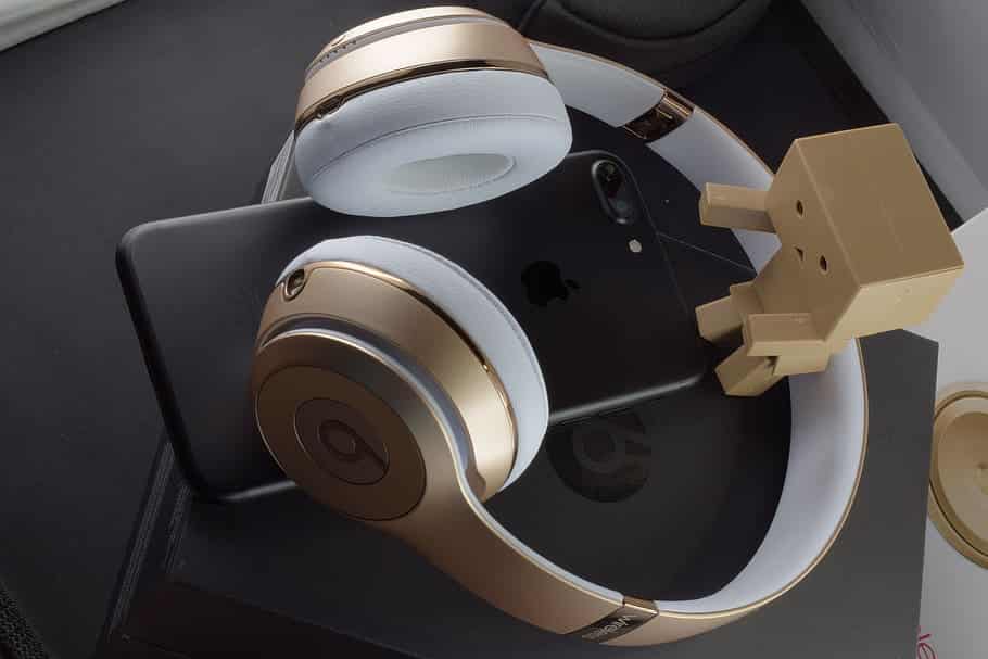 Sony Headphones vs. Beats Which One is a Better Choice?