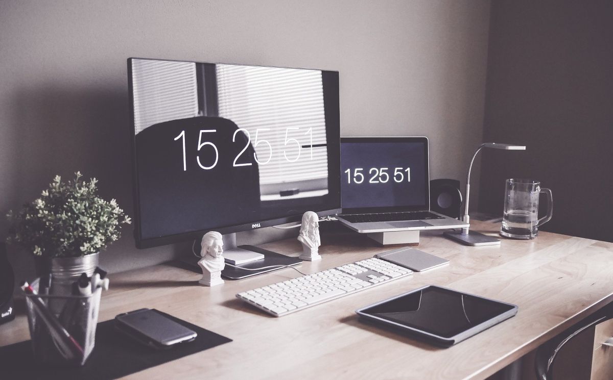 Laptop vs Desktop Computer Which Is Best? [Answered 2022