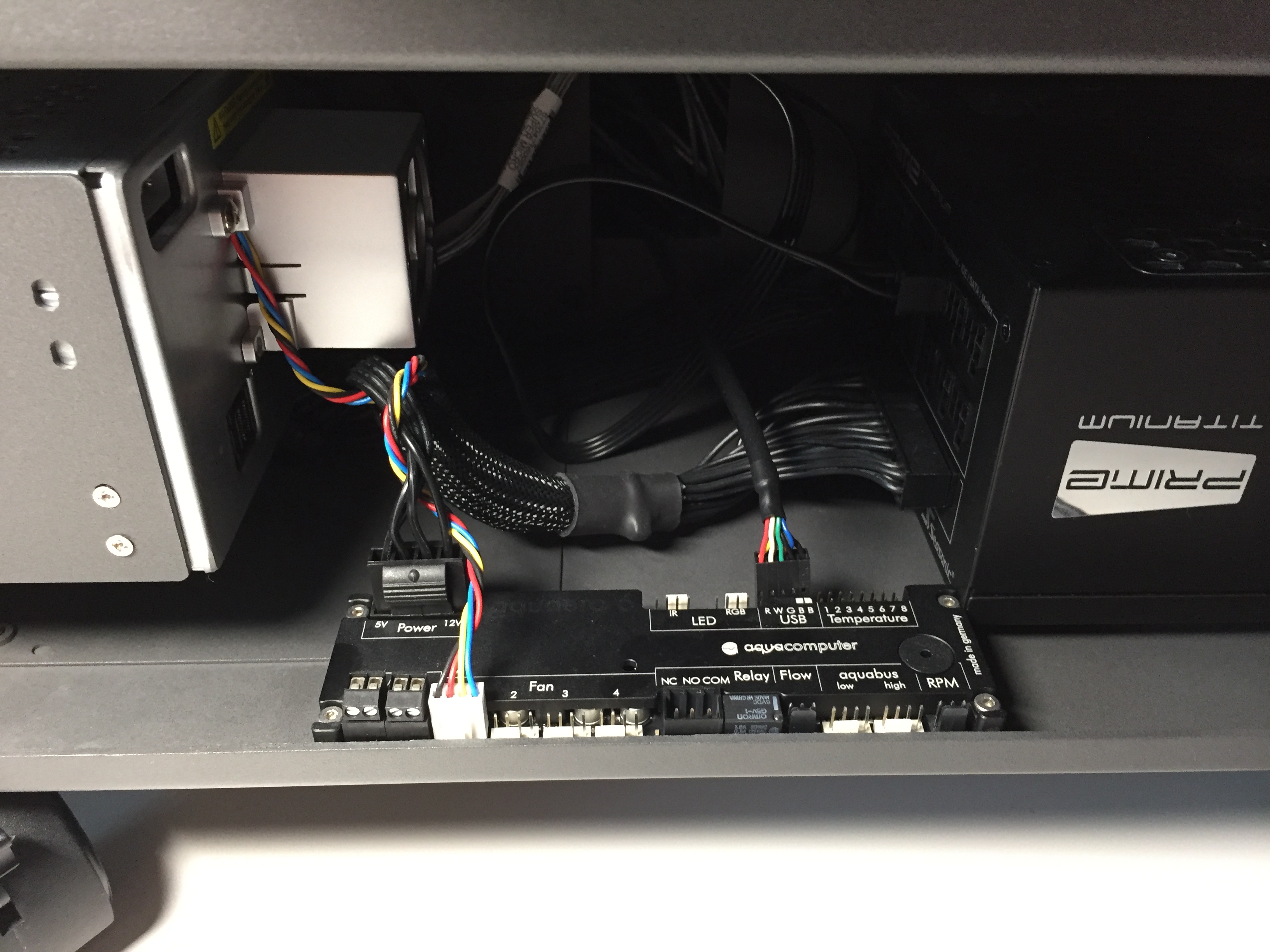 Aqua Computer Announces the OCTO - 8-channel Fan Controller | TechPowerUp