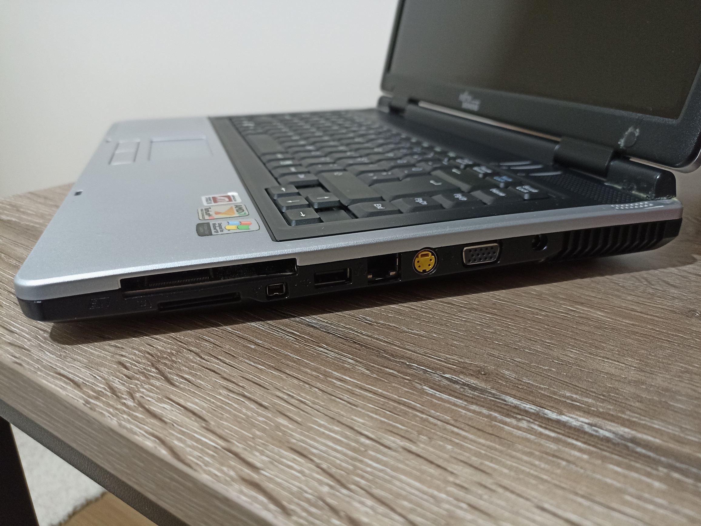 Old FujitsuSiemens Laptop Review TechPowerUp Forums