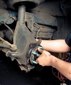Tech Tip: Removing and Installing a Wheel Hub Bearing