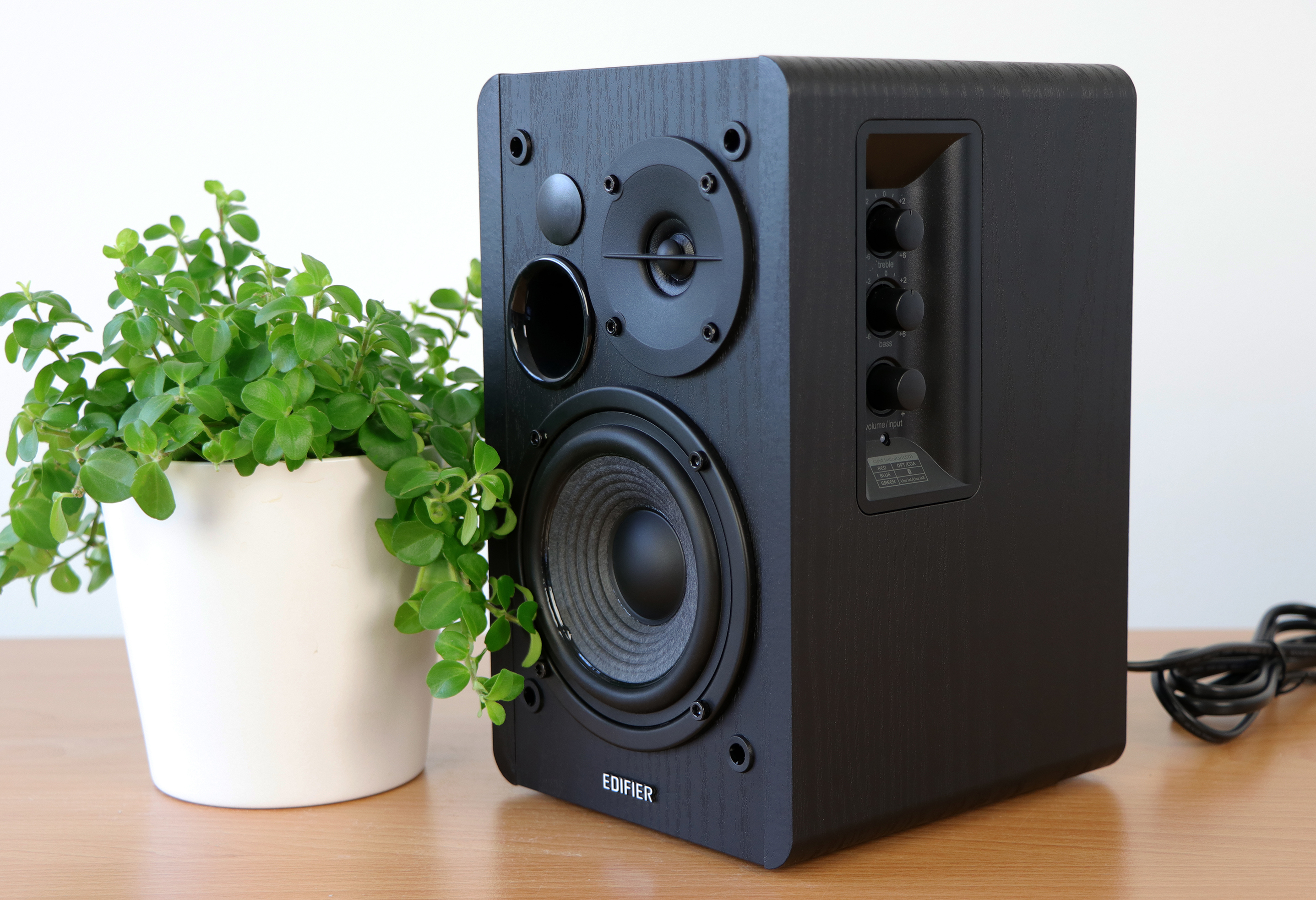 Edifier R1280DB 2.0 bookshelf speaker review Techtesters