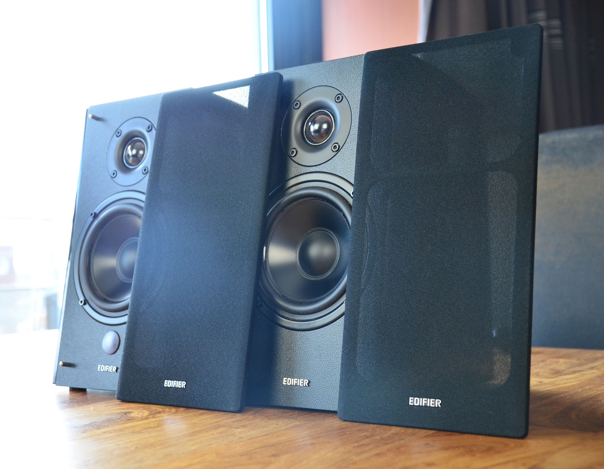 Review Edifier R2000DB vs Sonos Play1 Techtesters