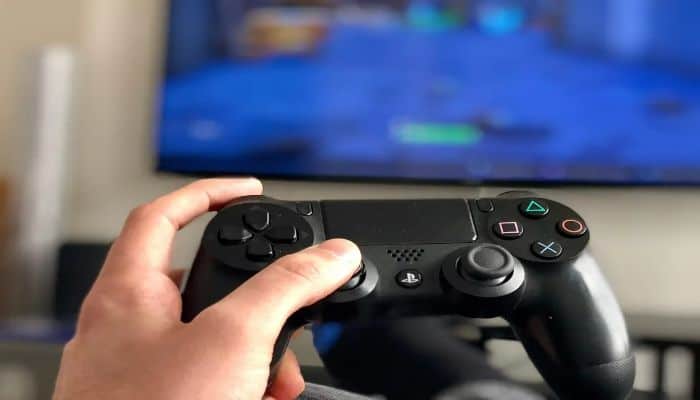 How To Turn Off The PlayStation Controller?