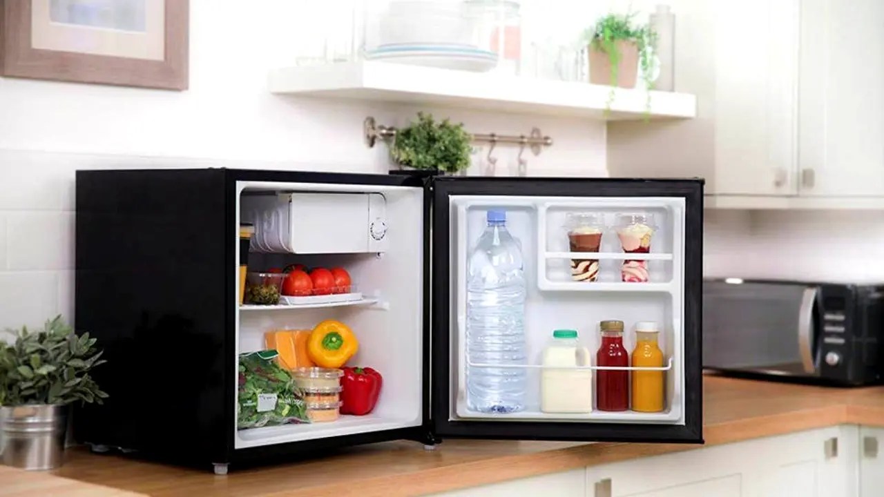 Top 10 Best Mini Fridges In India Buyer's Guide (November 2023) Updated
