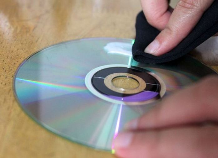 How To Fix A Scratched Xbox Game To Continue Gaming.