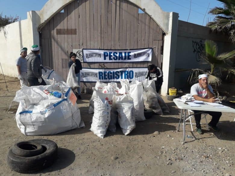 Tecma Team Helps Clear 4.5 Tons of Garbage from Tijuana Beach Tecma