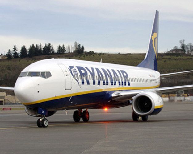 RyanAir smartphone e tablet accesi durante tutto il volo TecnoAndroid