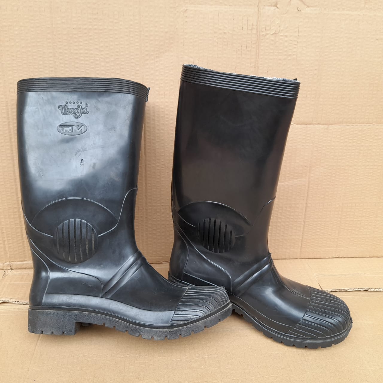 Umoja heavy duty gumboot Black Tekiria General Suppliers LTD