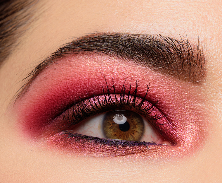 Huda Beauty Ruby Obsessions Eyeshadow Palette Review & Swatches