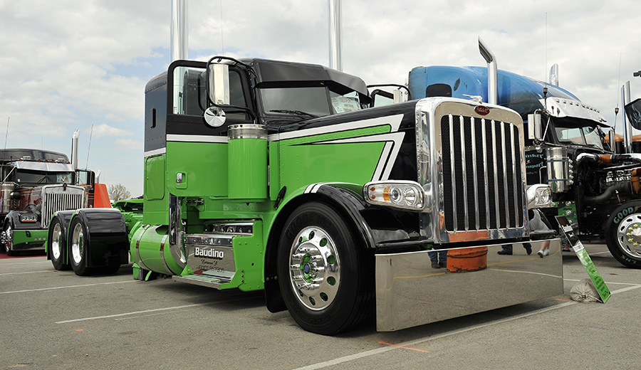 MidAmerica Trucking Show 104 Magazine