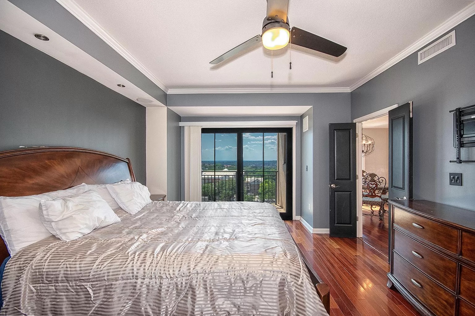 Photo Gallery The Tennyson, A Condominium