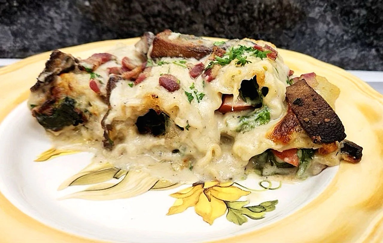 Chicken & Pancetta Lasagna Roll Ups Tenuta's Deli