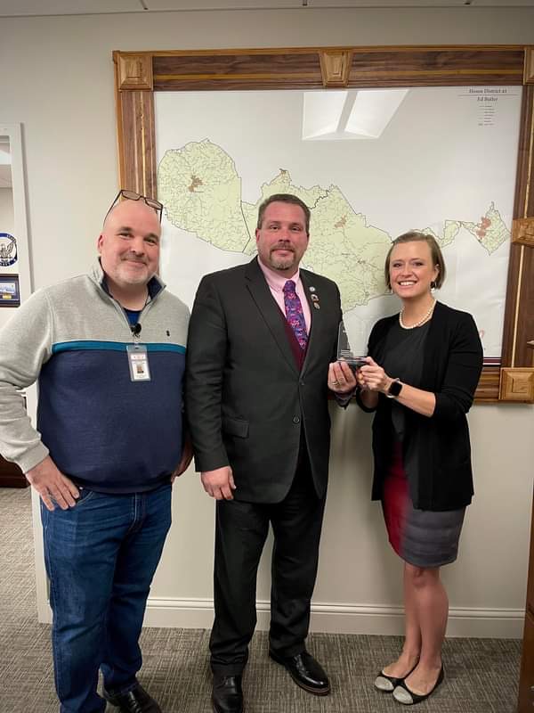 Rep. Ed Butler Receives Plaque for Signing U.S. Term Limits Pledge U