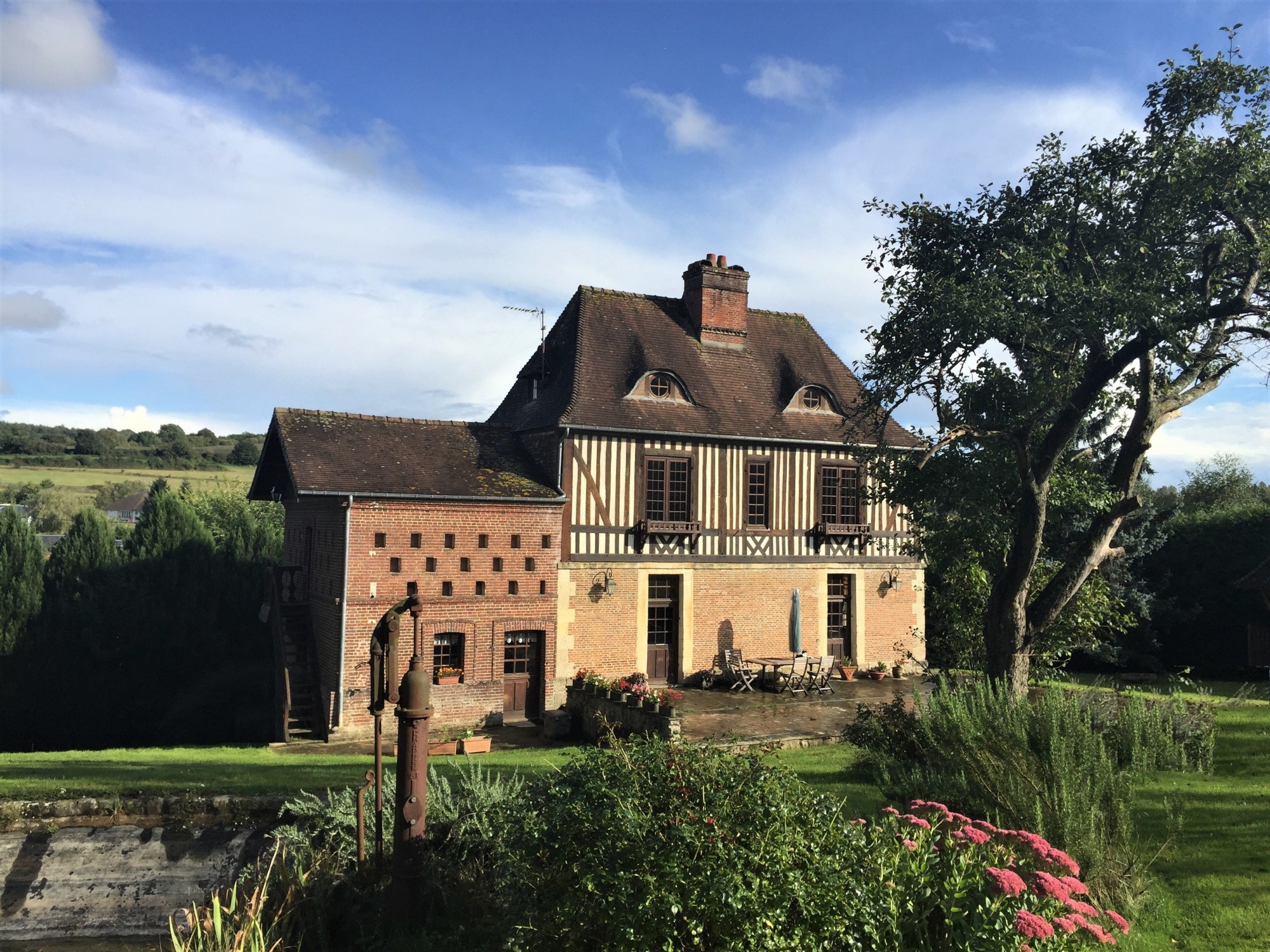 Maison avec riviere etang ou mare a vendre dans le pays d'auge proche