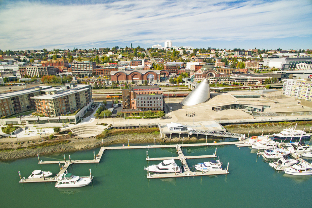 Real Estate Broker Local Full Service Agent Terry Vo