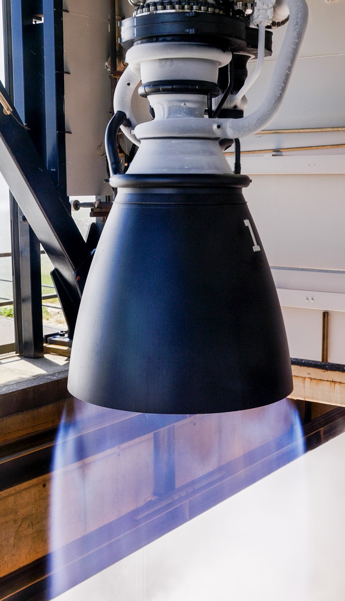 SpaceX fires the Raptor 3 engine for the first time and silences the