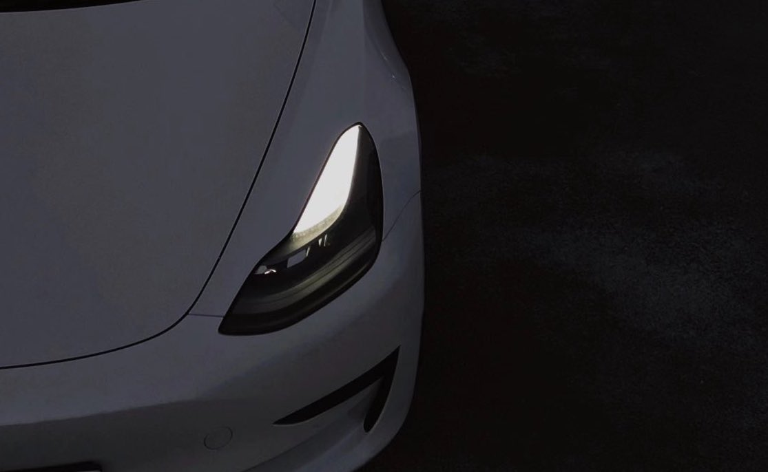 Tesla’s automatic high beams gets shoutout with update 2020.40