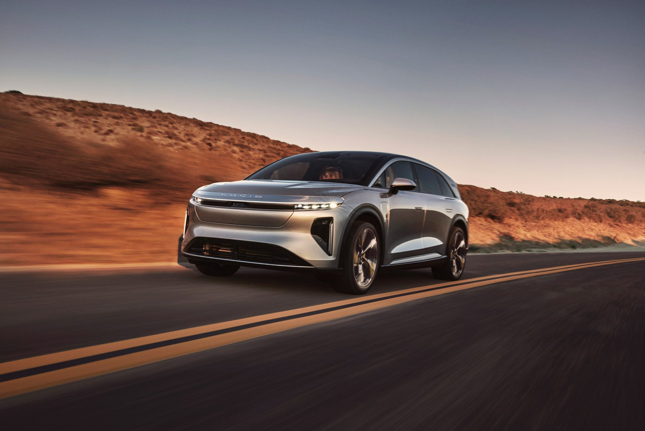 Lucid Gravity SUV unveiled 440+ miles of range, under 80k, late 2024