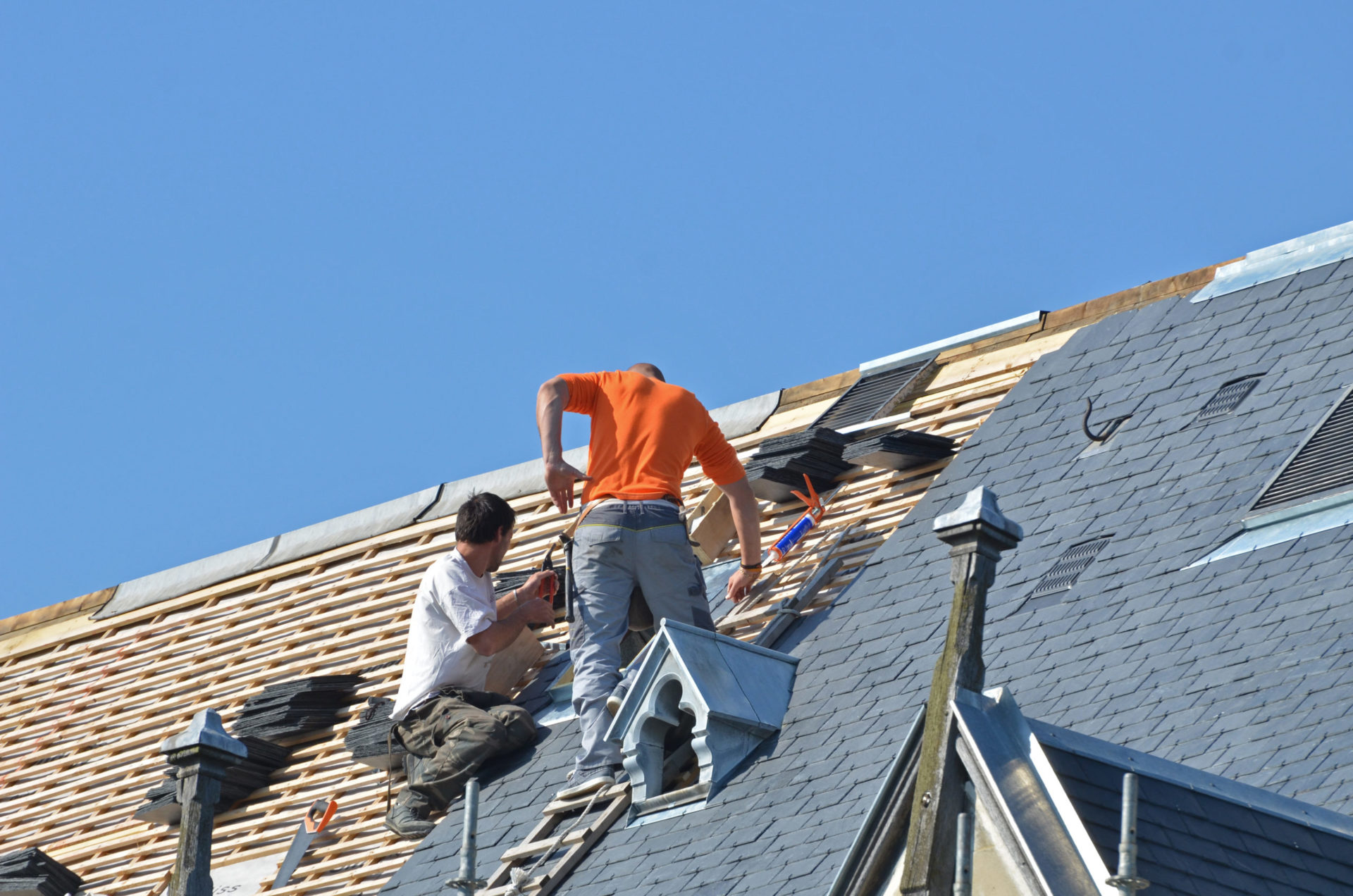 What To Do for a Ceiling Leak Tesson Roofing