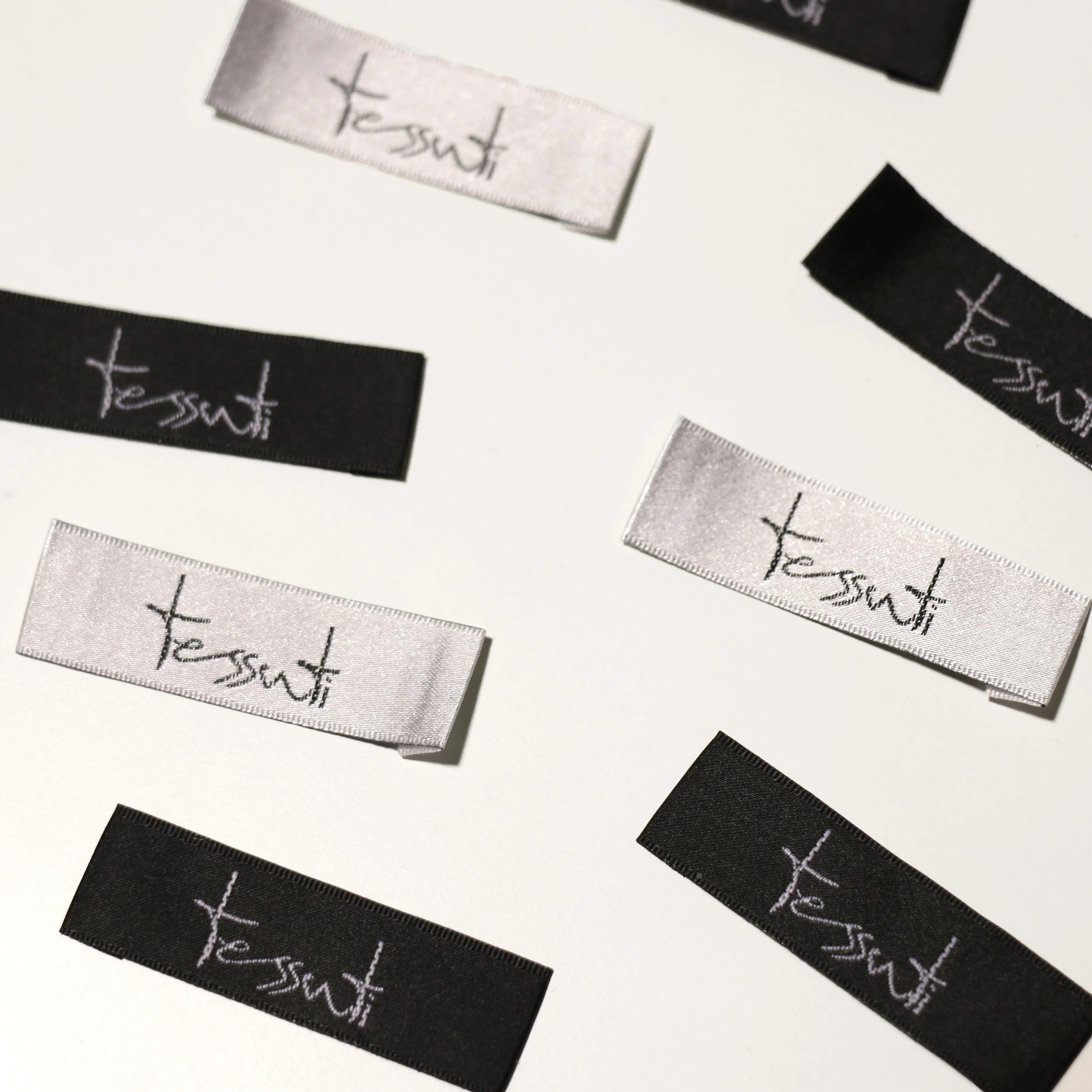 Tessuti Woven Labels 10 labels (Black or White)