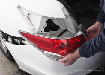 Broken Tail Light Repair Options and Costs