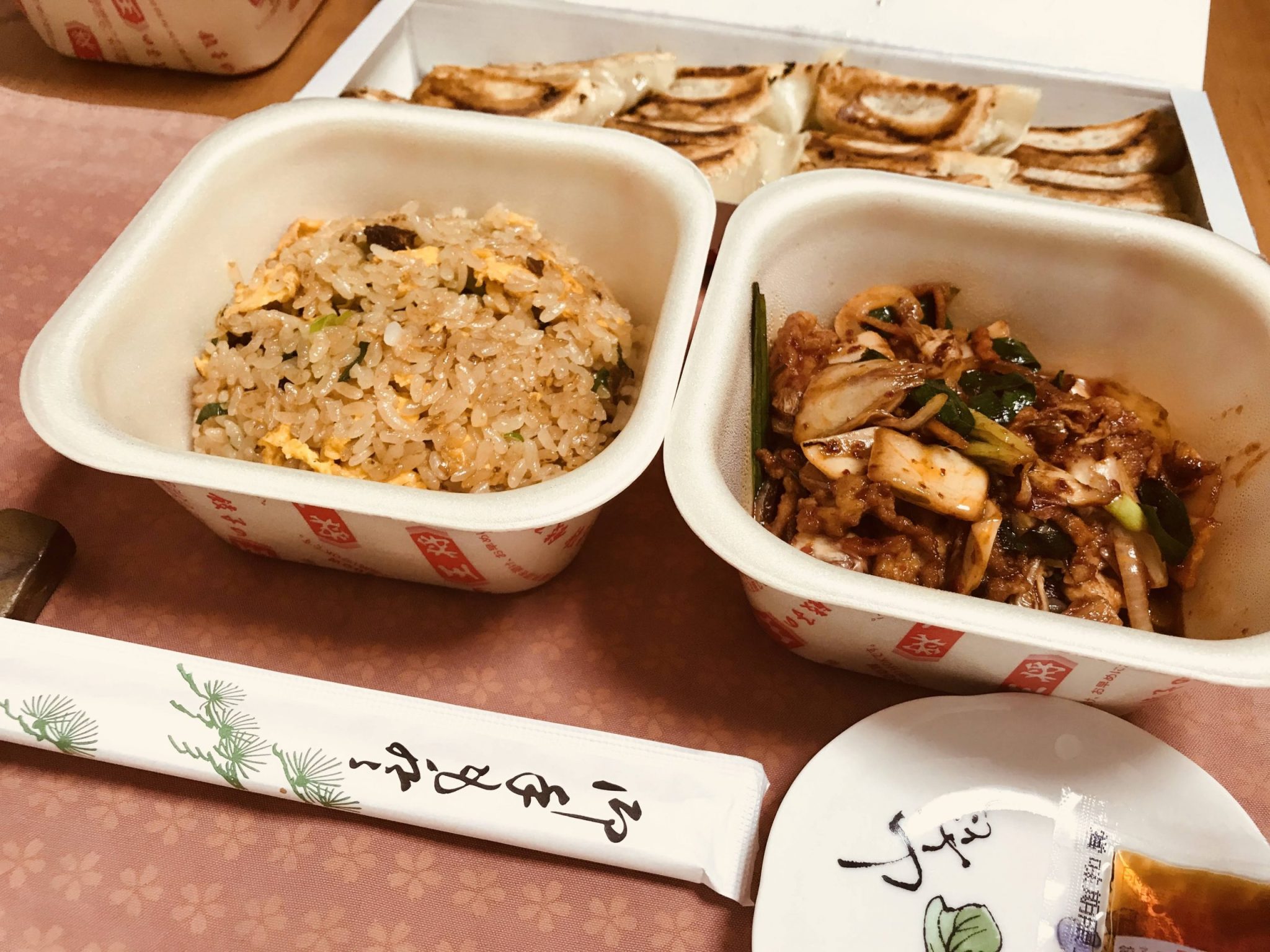 餃子の王将で餃子とかをテイクアウトしてみる tetsuyanbo 餃子の王将で餃子とかをテイクアウトしてみる tetsuyanbo