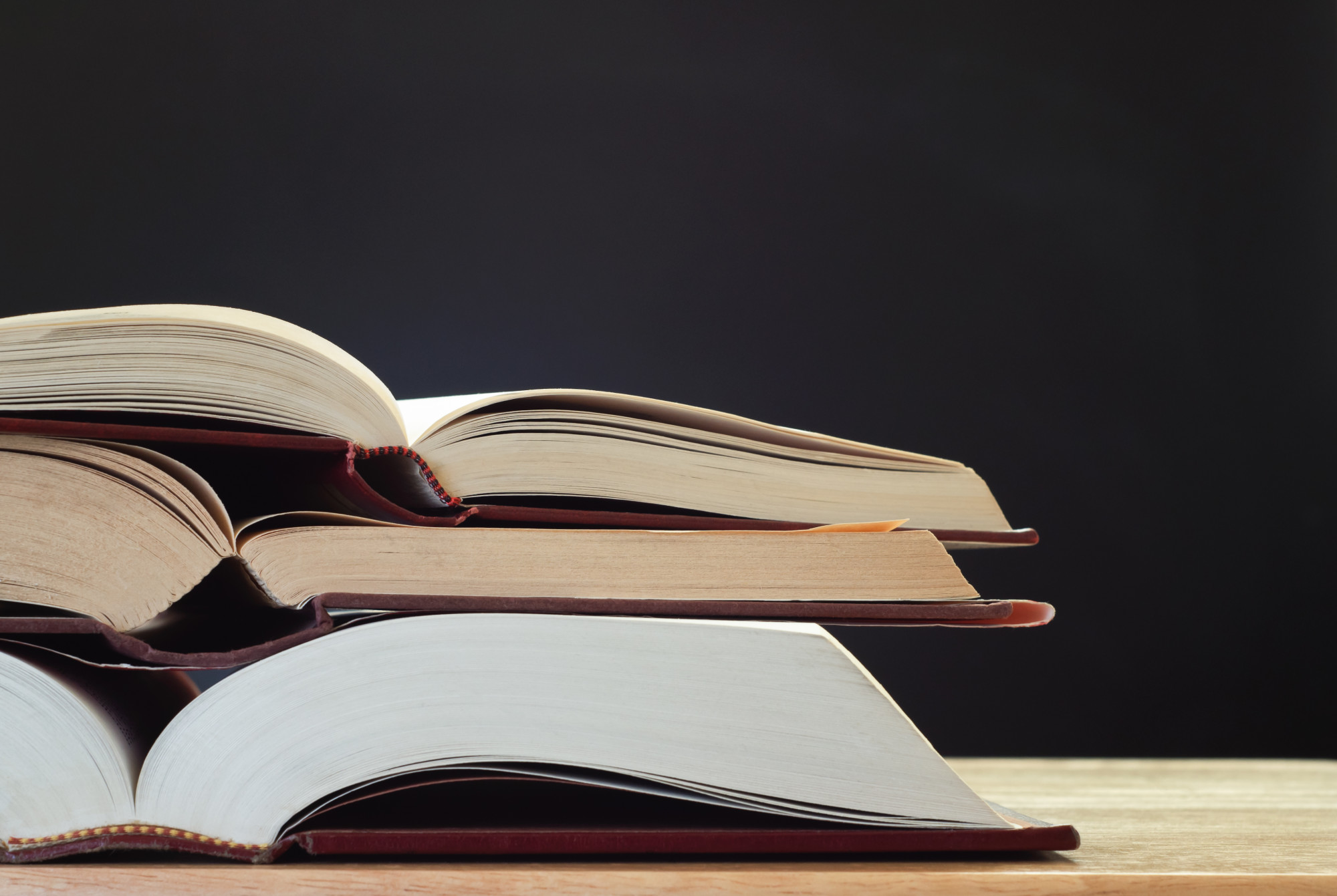 Rent or Buy Textbooks? 7 Benefits of Renting Textbooks