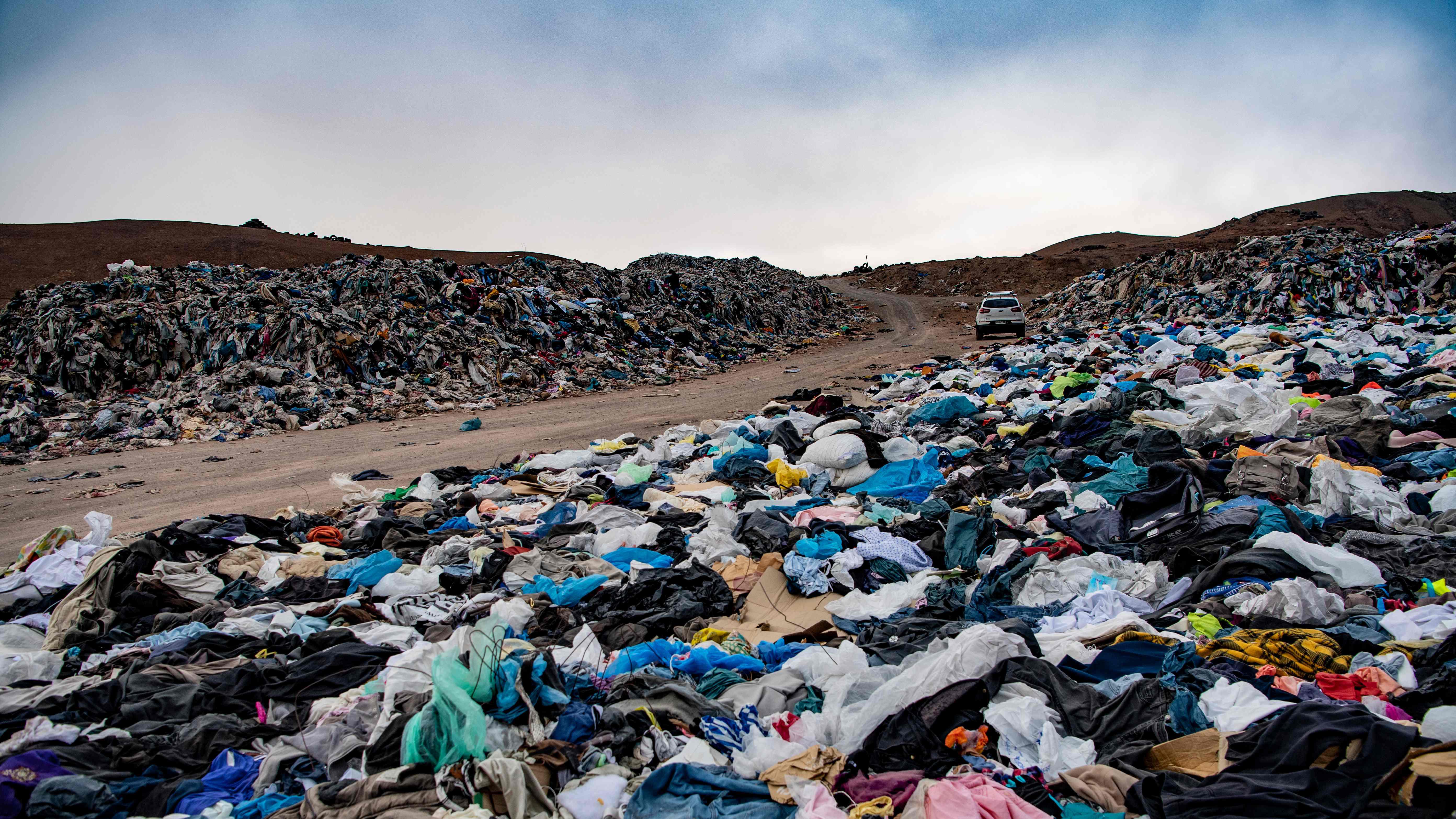 McKinsey Studie Weniger als 1 Textilmüll wird zu neuer Kleidung recycelt