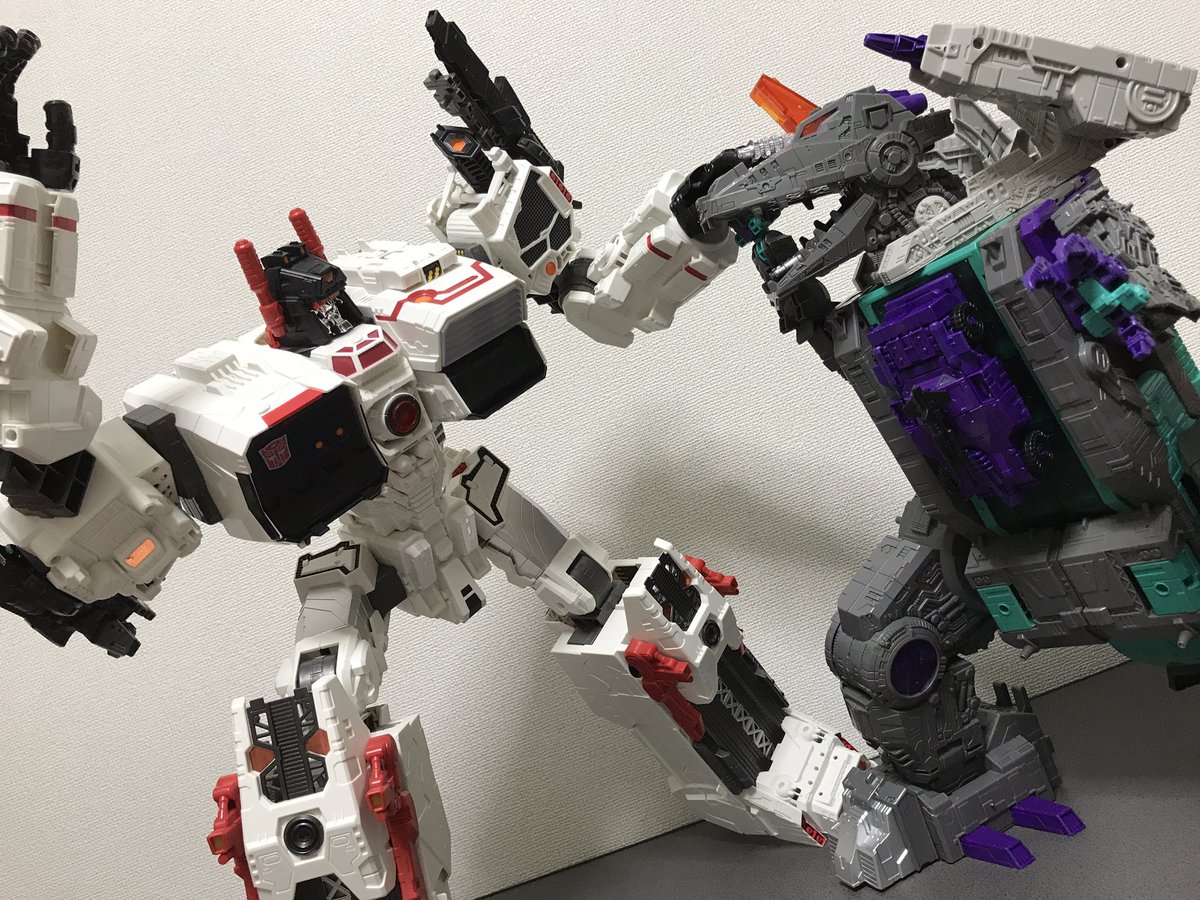 Takara Tomy Legends Trypticon Page 40 TFW2005 The 2005 Boards