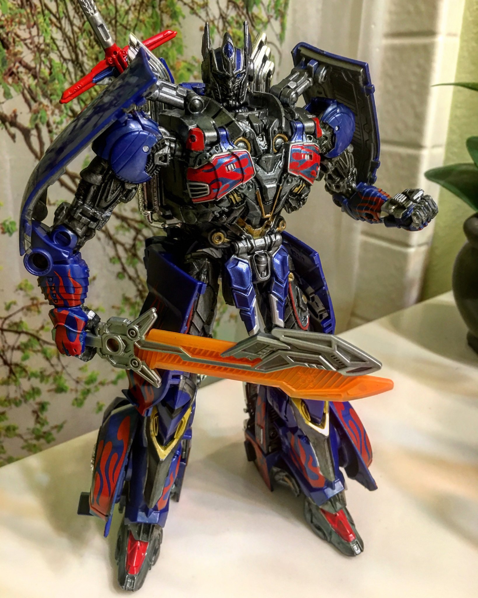 Minor/Repaint Transformers The Last Knight Caliber Optimus Prime