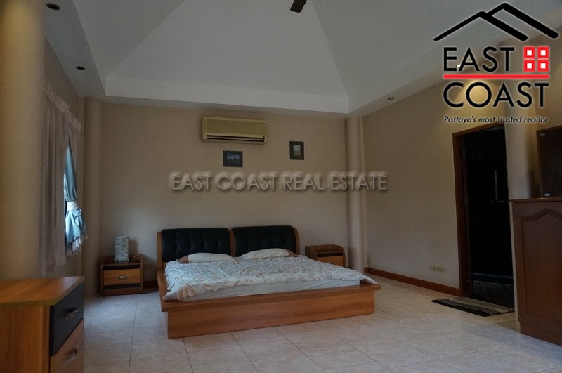 Phoenix Golf Course House in East Pattaya House For sale and for rent Pattaya SH9848