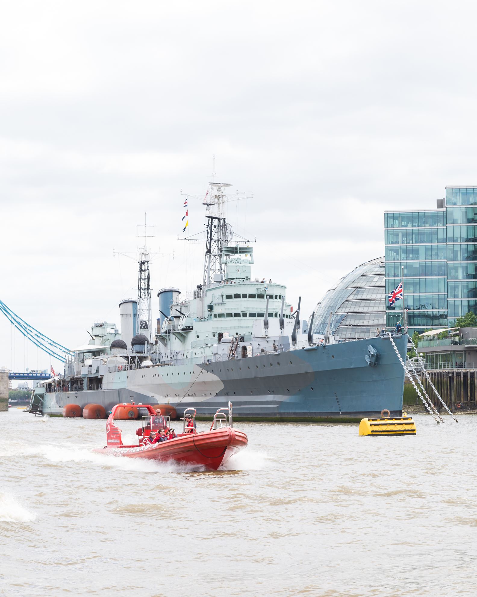 5 Famous Boats You Need to Visit Thames Rockets