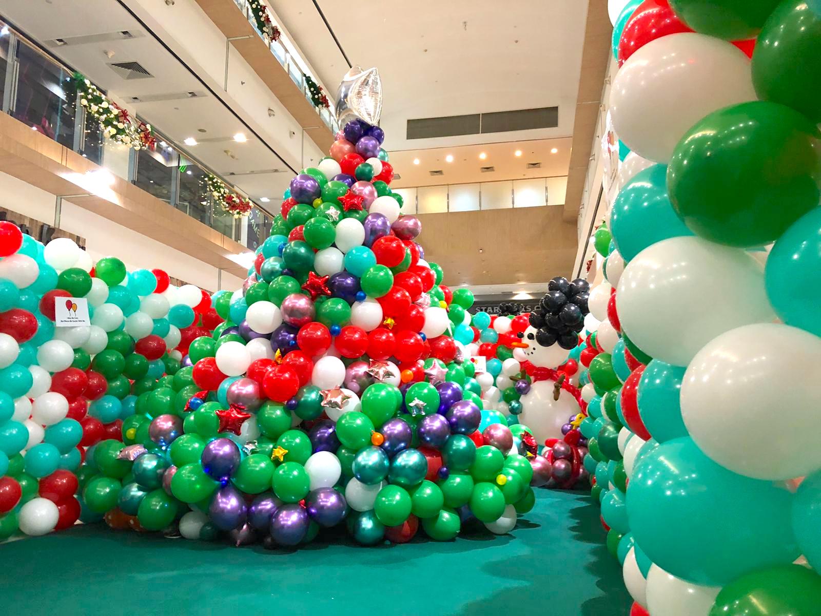 Giant Balloon Christmas Tree Decorations THAT Balloons