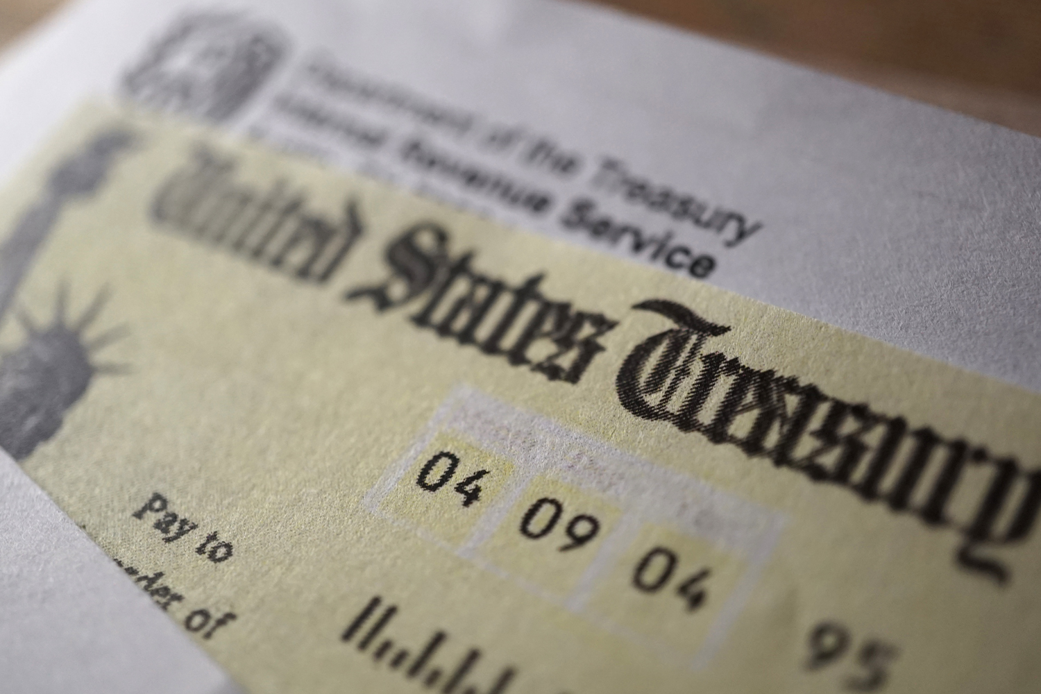 'Stimulus' checks of 7,500 being sent out to eligible Americans see