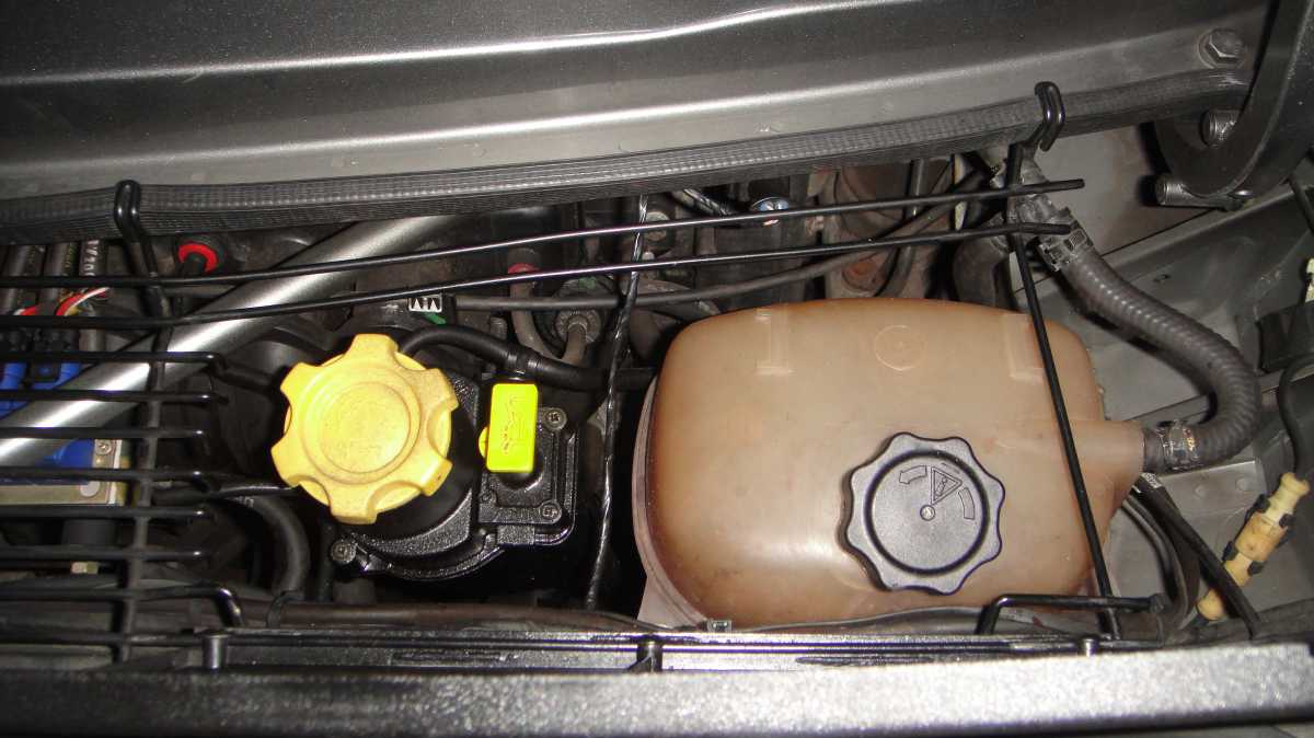 MGF & MG TF Owners Forum How to clean a coolant expansion tank.