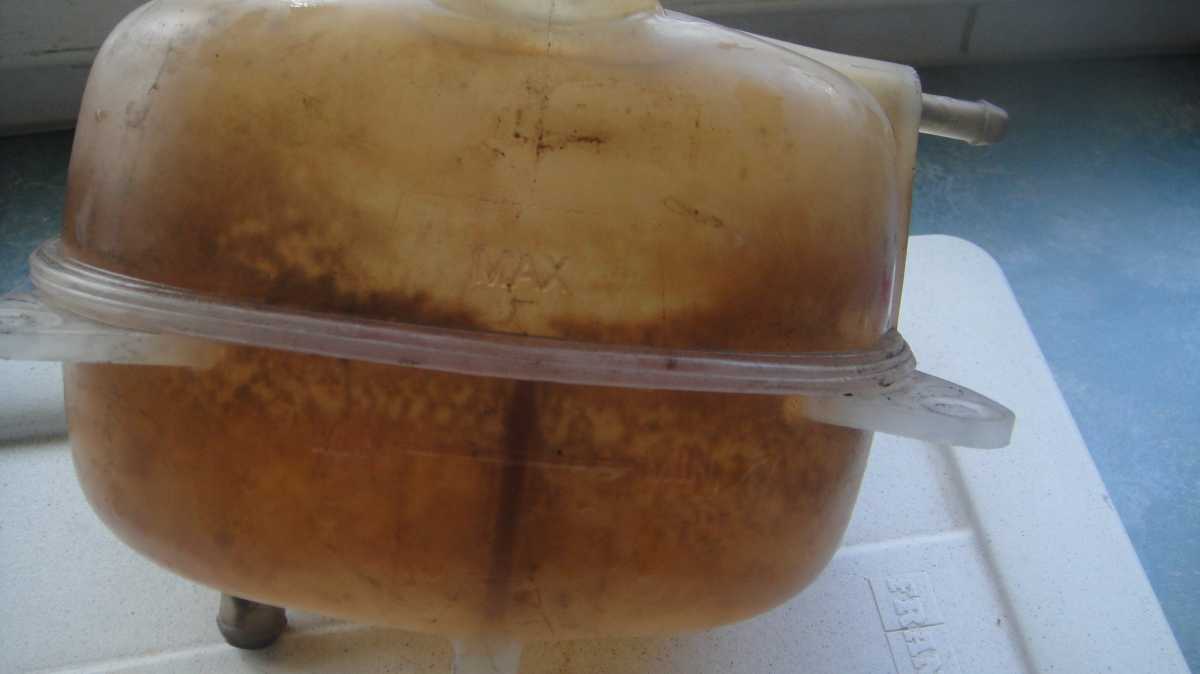 MGF & MG TF Owners Forum How to clean a coolant expansion tank.