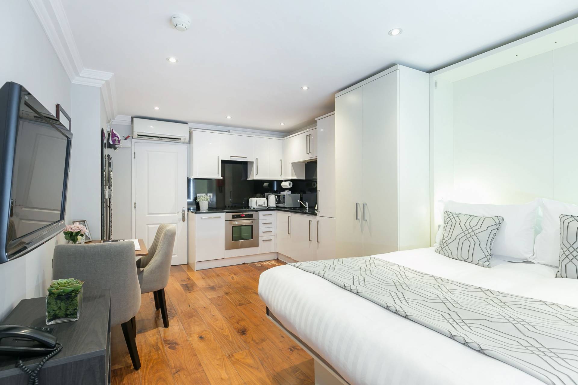 Chilworth Court Serviced Apartments, London W2 6DX The Chilworth Court Serviced Apartments, London W2 6DX The