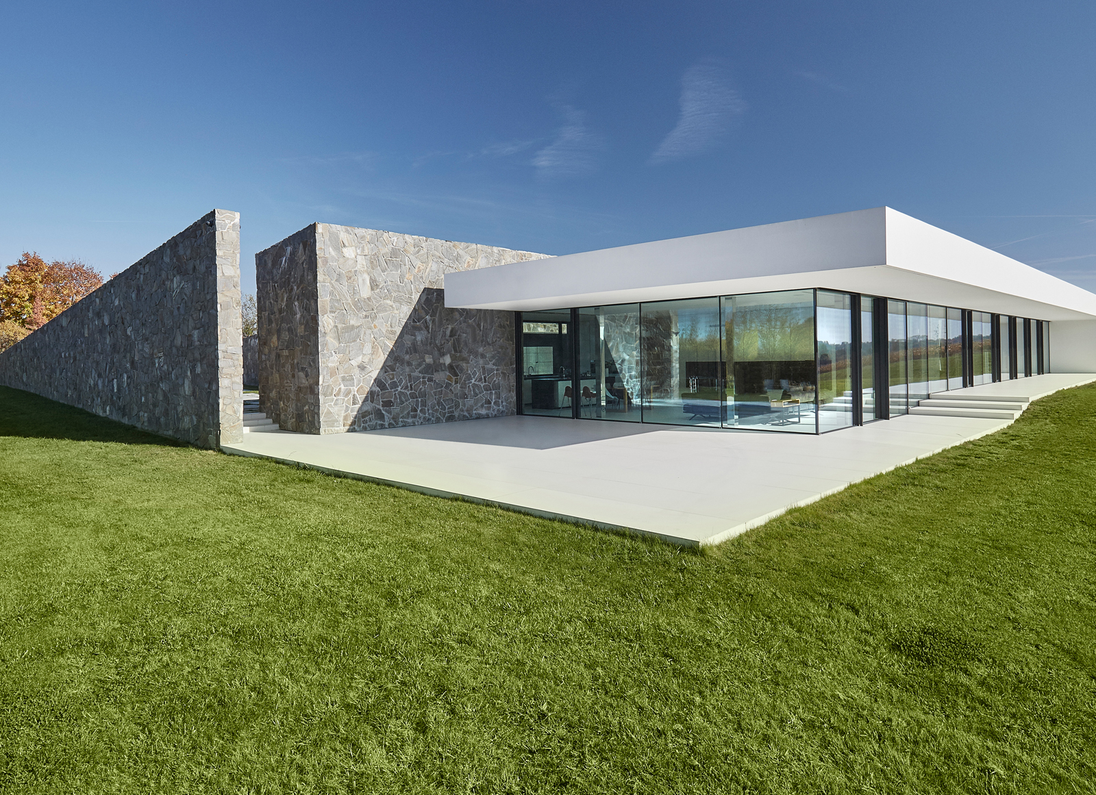 Field House by 81.WAW.PL International Residential Architecture
