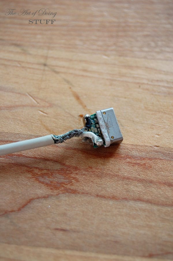 How to fix a broken computer/phone charger. The Art of Doing StuffThe