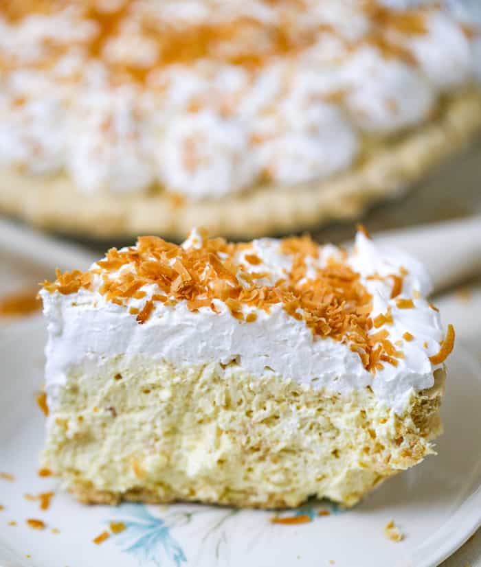 Easy NoBake Coconut Cream Pie! The Baking ChocolaTess