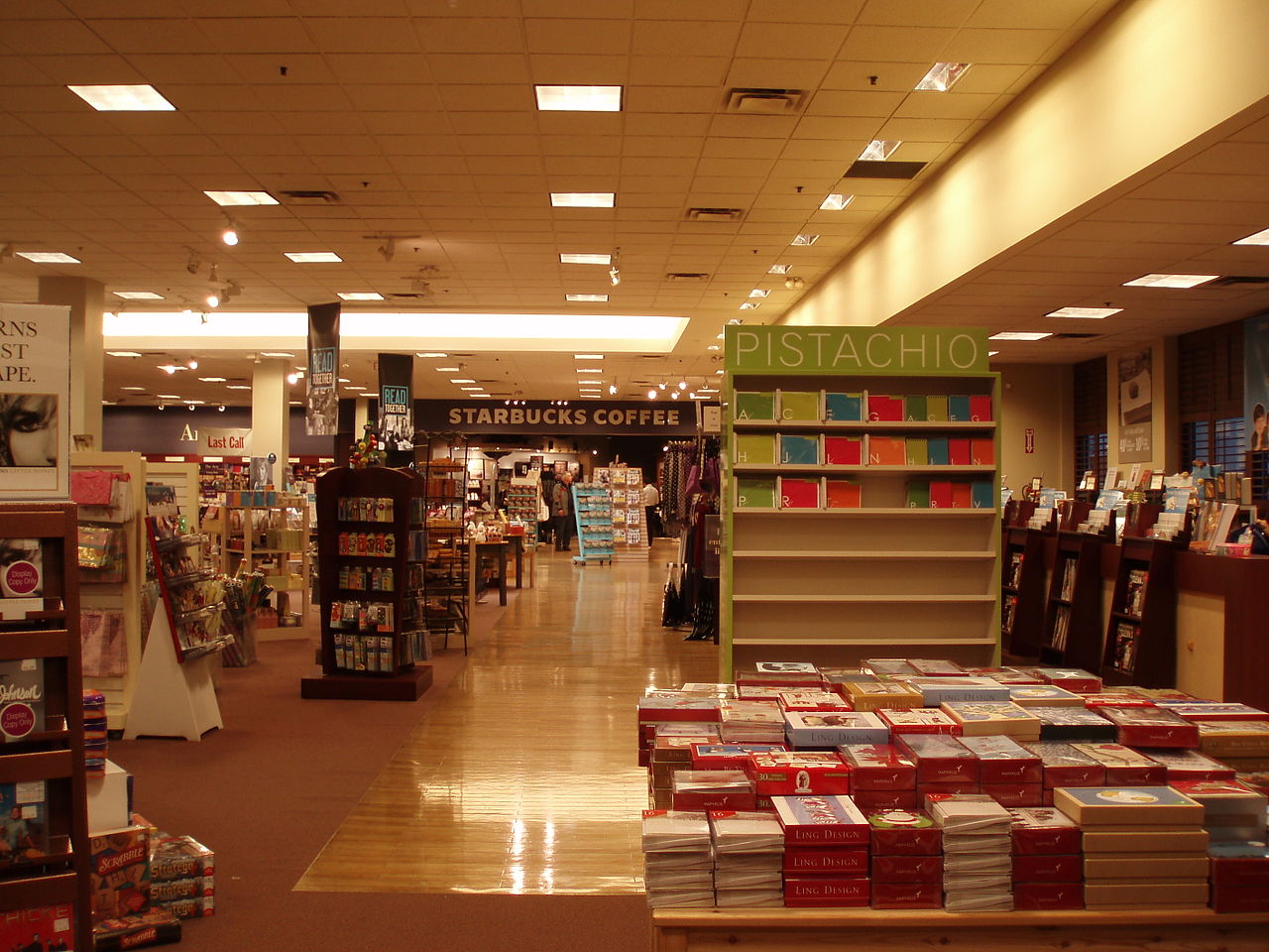 ChaptersIndigo to phase out books to sell more fleece blankets